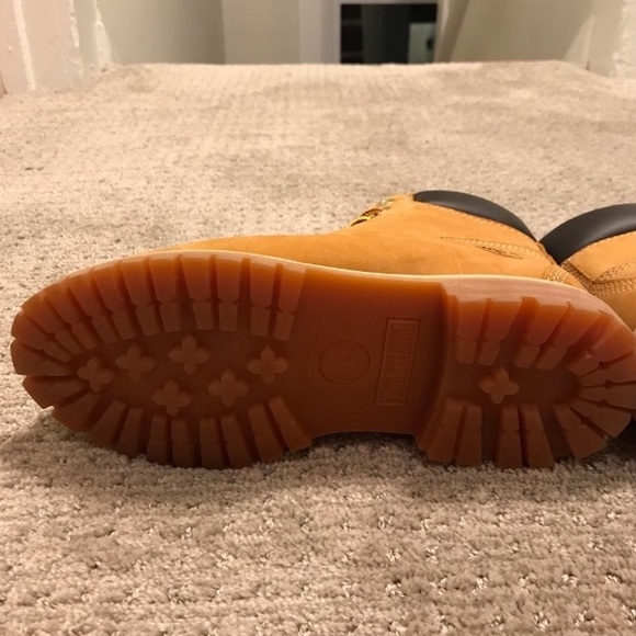 Classic Women’s Timberland - Wheat (7) - Picture 7 of 9